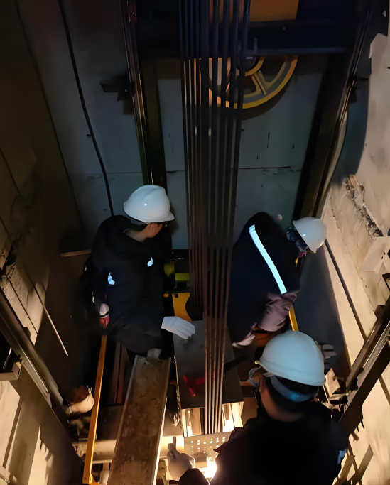 ���ѡ��һ�ҿ��׵ĵ���ά����˾��